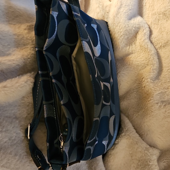 Coach Signature Crossbody Bag - Picture 4 of 4